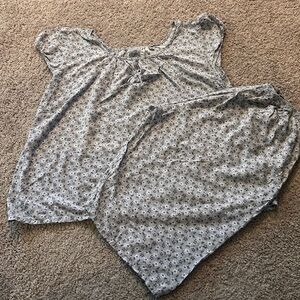 Tku La Gray Floral PJ Set

Size 4X